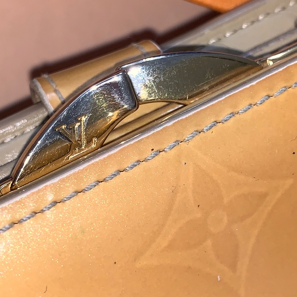 AUTHENTICATED Louis Vuitton vernis wallet W/ box - Picture 11 of 16